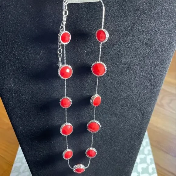 Necklace and earrings set - Picture 4 of 5